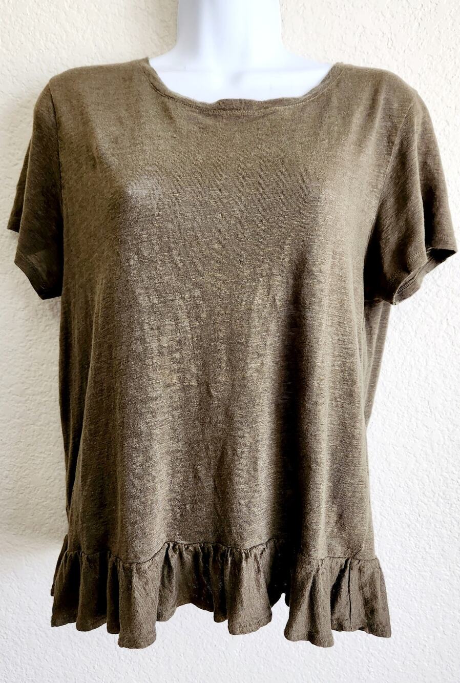 J. Crew Green Heathered Ruffled Hem Top Medium Short Sleeves Lightweight Soft